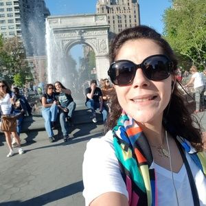 Meet your Posher, Layalee